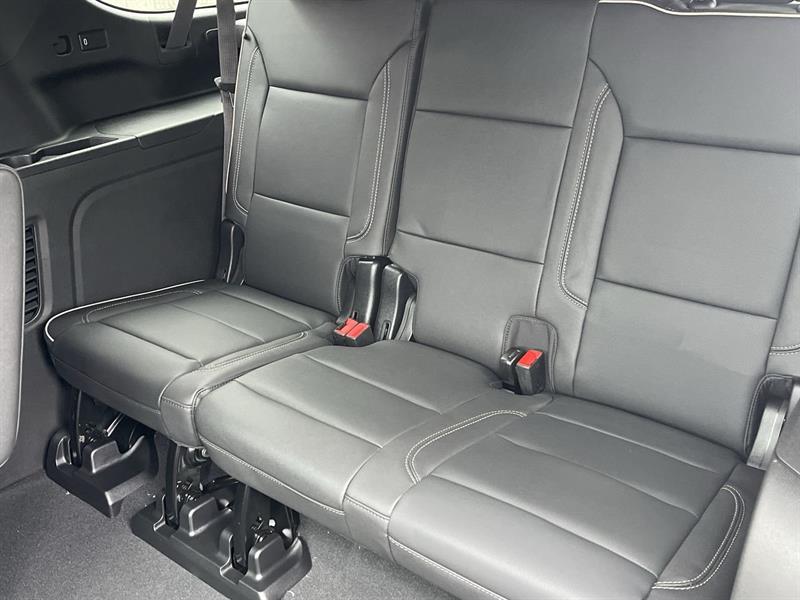 Chevrolet Suburban 31