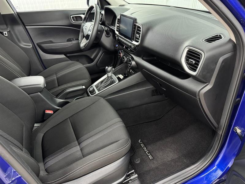 2023 Hyundai Venue - Image 24