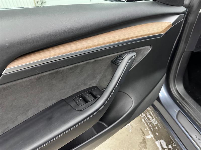 2023 Tesla Model 3 - Image 19