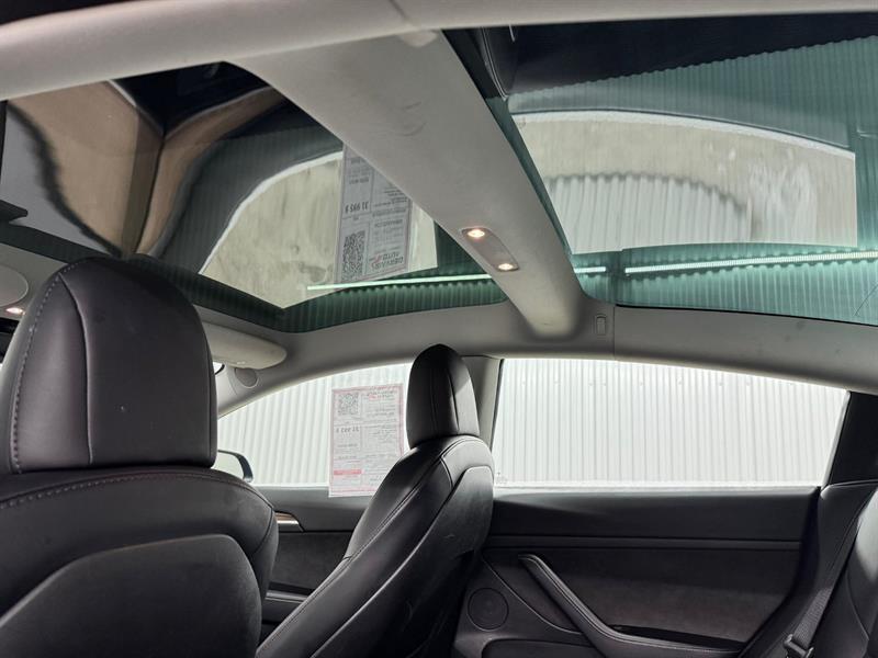 2023 Tesla Model 3 - Image 24