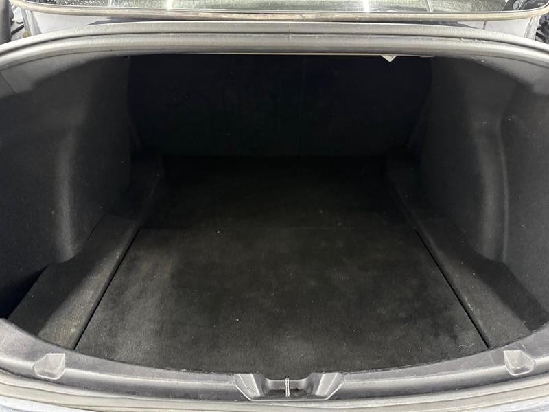 2023 Tesla Model 3 - Image 25