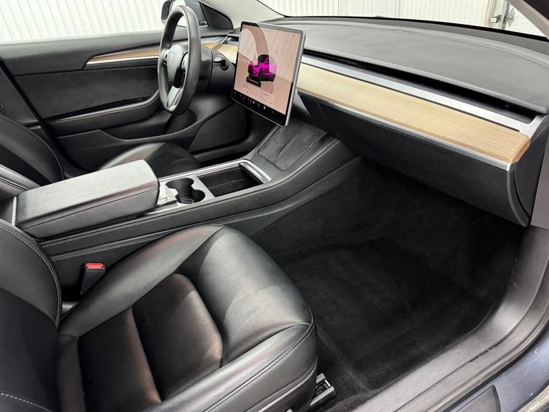 2023 Tesla Model 3 - Image 26