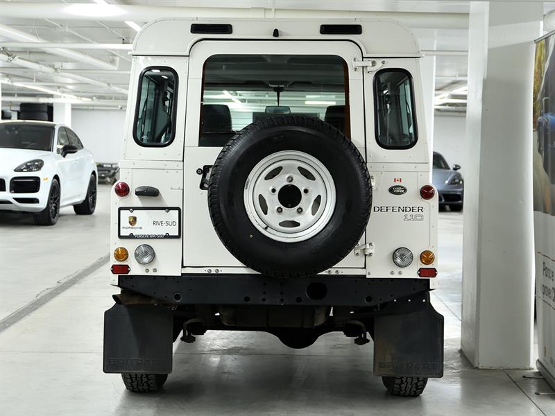 Land Rover Defender 8