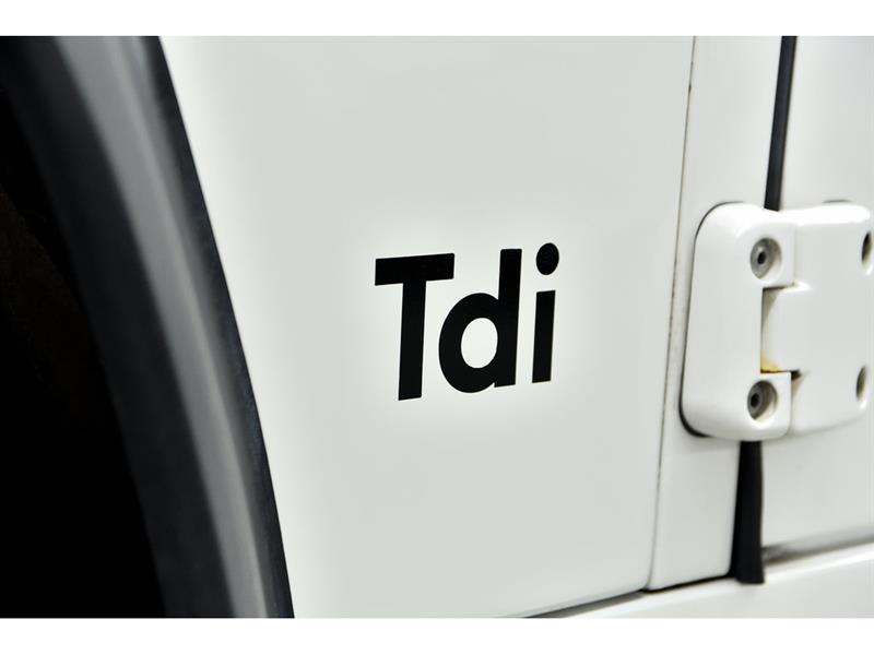 Land Rover Defender 9