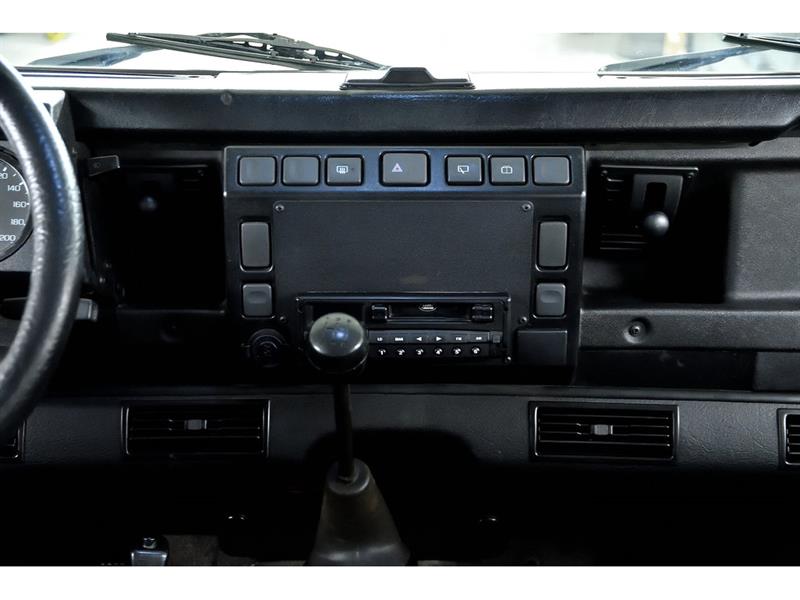 Land Rover Defender 36