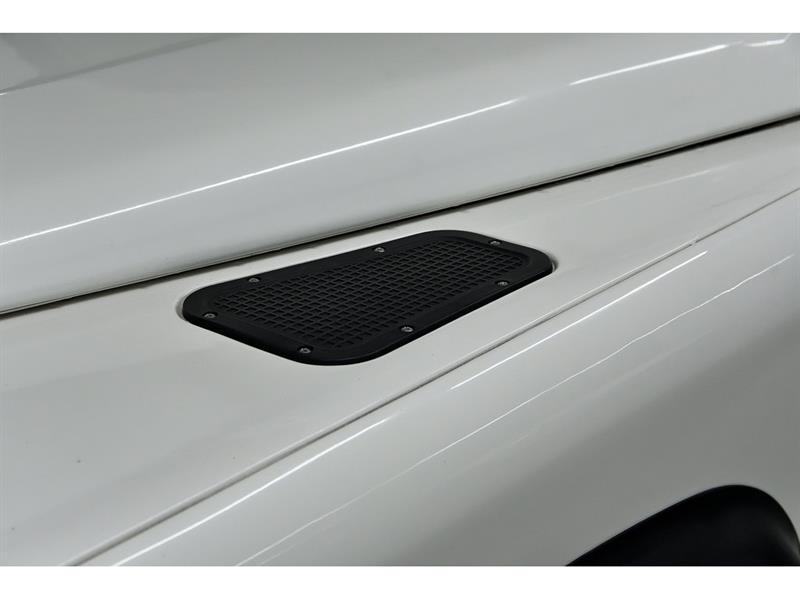 Land Rover Defender 39