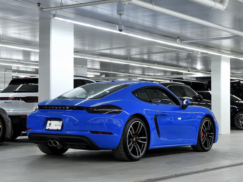 Porsche 718 Cayman 3