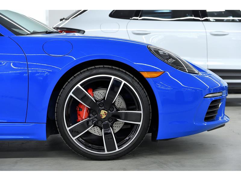 Porsche 718 Cayman 6