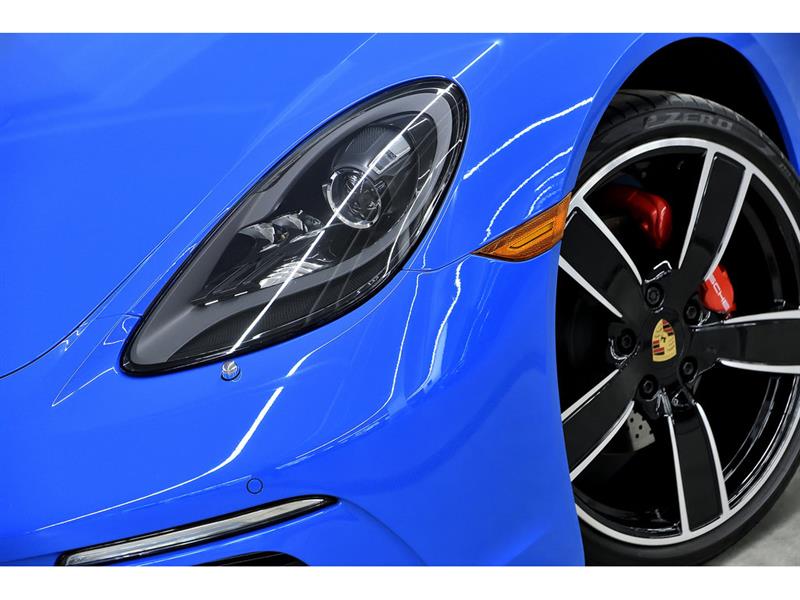 Porsche 718 Cayman 10