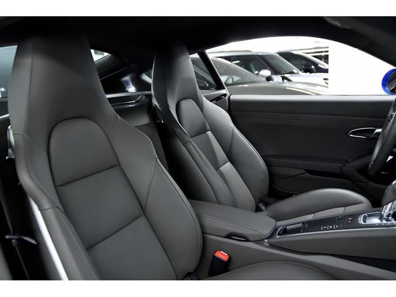 Porsche 718 Cayman 12