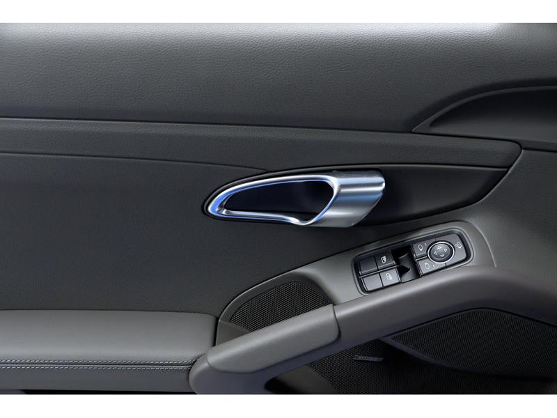 Porsche 718 Cayman 22