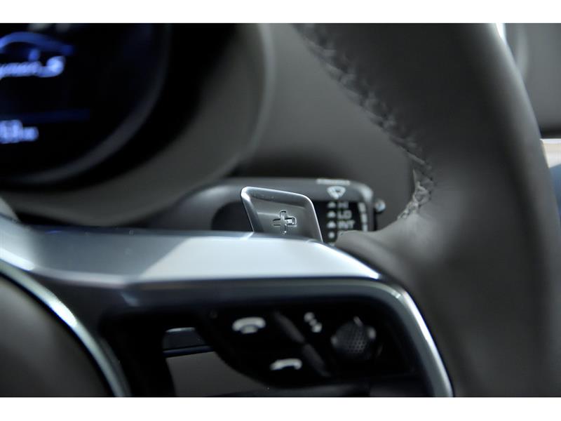 Porsche 718 Cayman 25