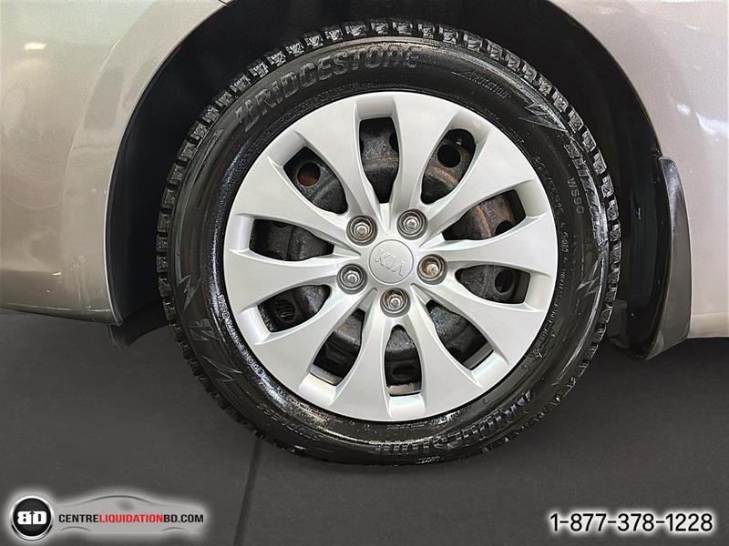 kia Rondo 2015 - 12