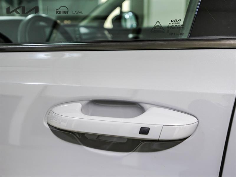 2022 Kia Sorento - Image 11