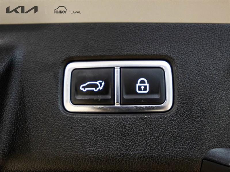 2022 Kia Sorento - Image 16