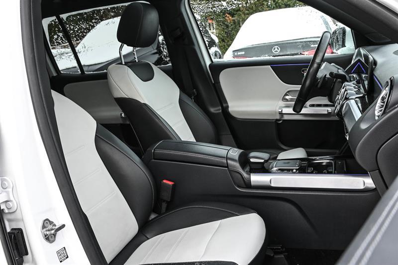 2022 Mercedes-Benz GLB - Image 10