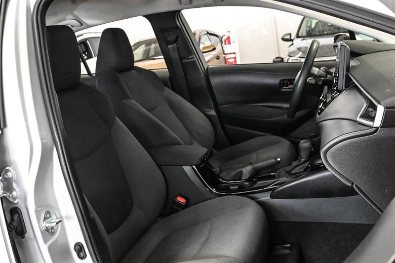 2022 Toyota Corolla - Image 16