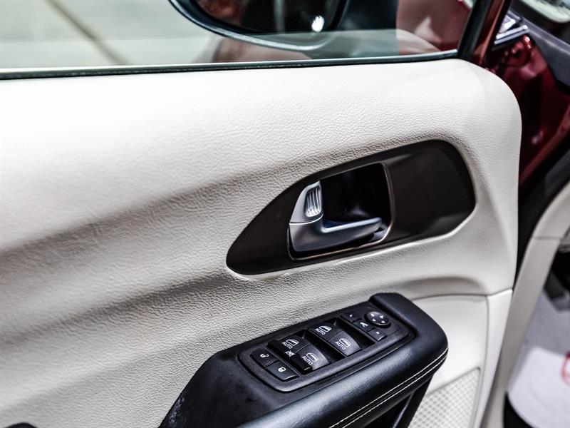 2023 Chrysler Grand Caravan - Image 11