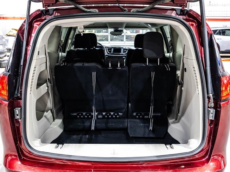 2023 Chrysler Grand Caravan - Image 15