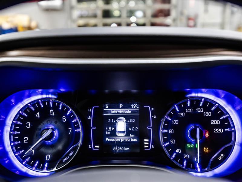 2023 Chrysler Grand Caravan - Image 23