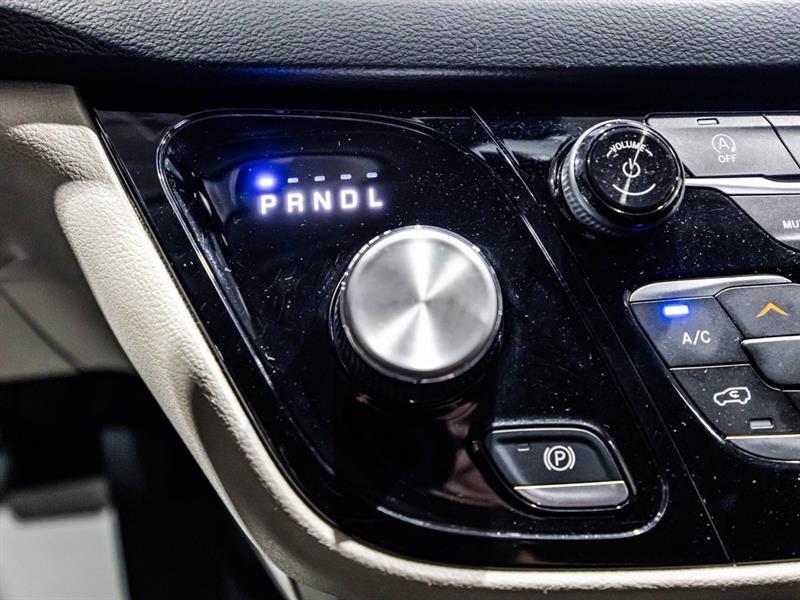 2023 Chrysler Grand Caravan - Image 25