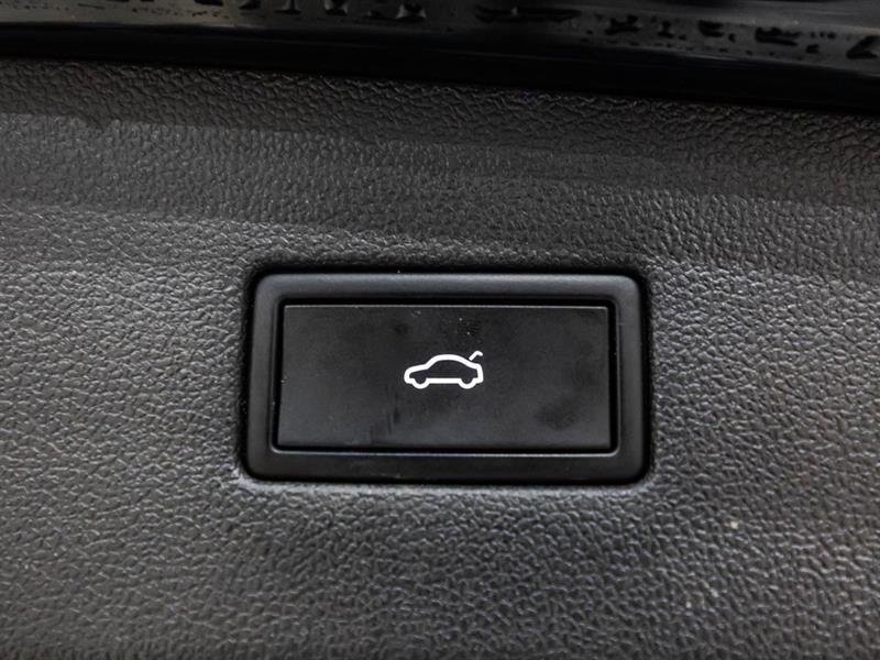 2021 Volkswagen Tiguan - Image 15