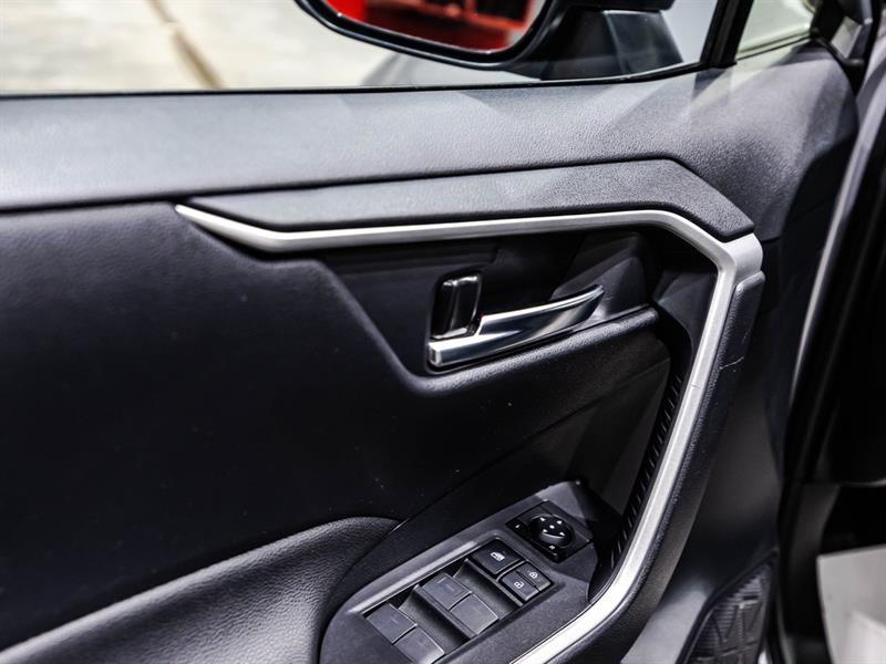 2023 Toyota RAV4 - Image 11