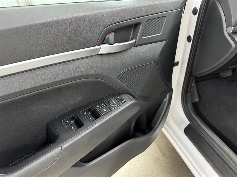 hyundai Elantra 2019 - 17