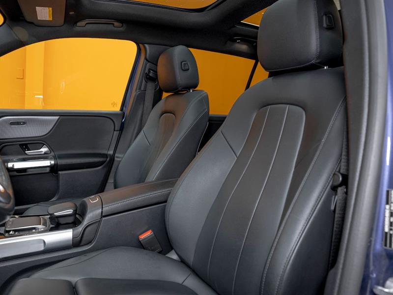 mercedes-benz GLB 2022 - 11