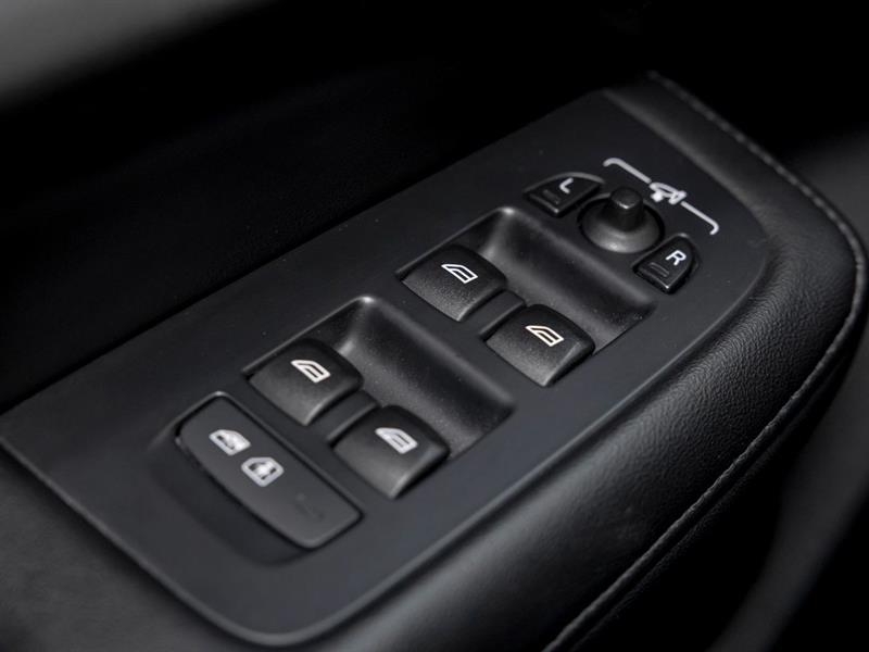volvo V60 2023 - 25
