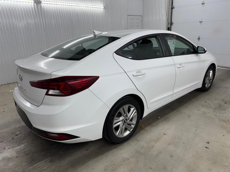 2019 Hyundai Elantra - Image 5