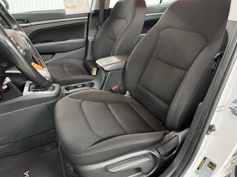 2019 Hyundai Elantra - Image 16
