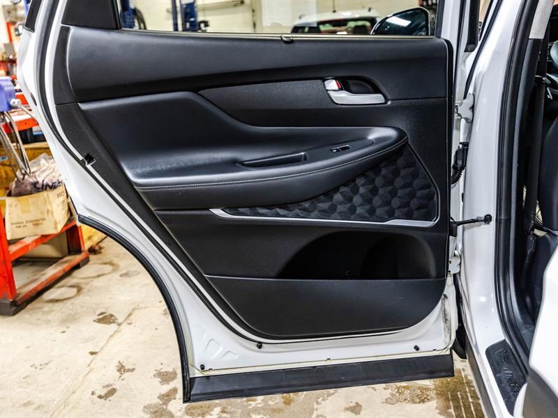 2020 Hyundai Santa Fe - Image 13