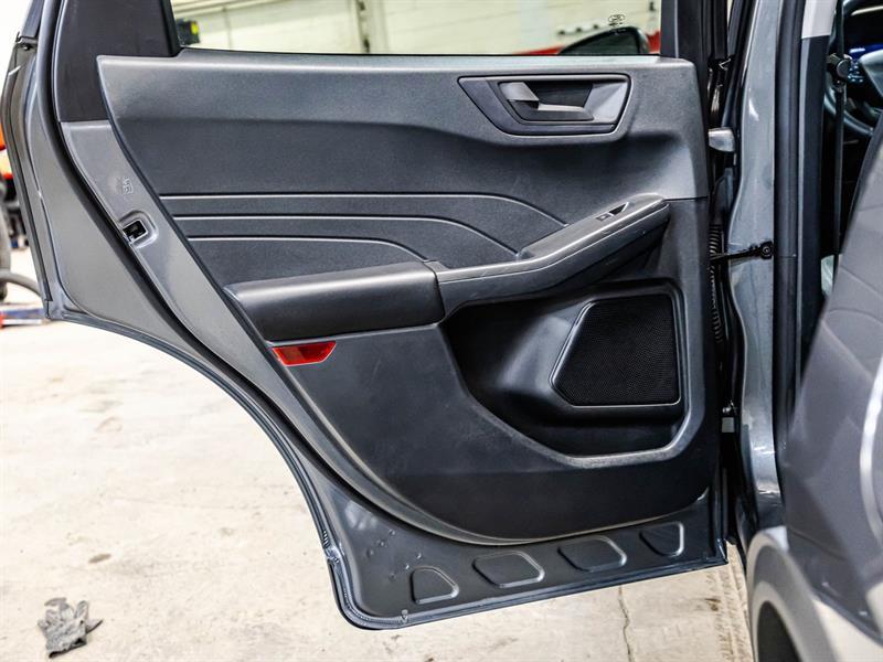 2022 Ford Escape - Image 12