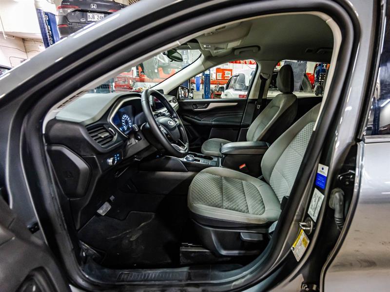 2022 Ford Escape - Image 18