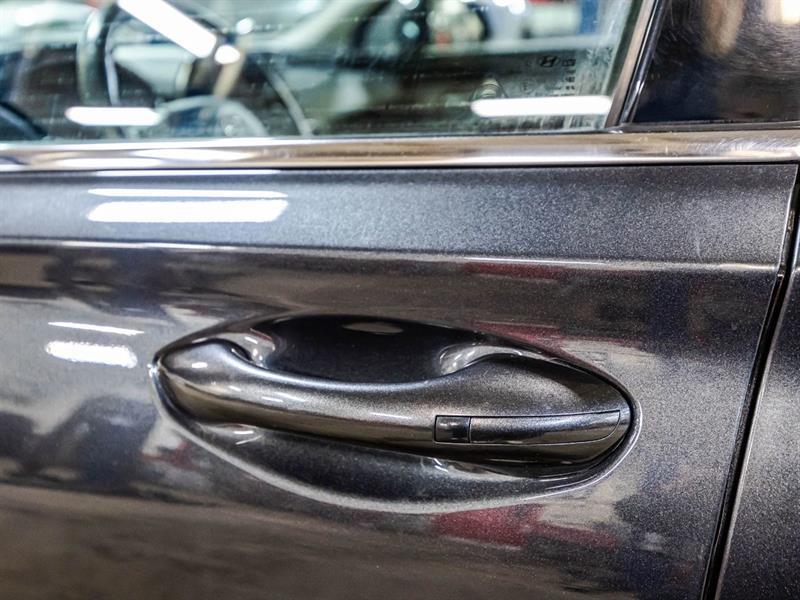 2020 Hyundai Santa Fe - Image 11