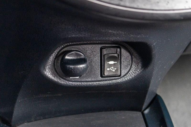 toyota Yaris 2017 - 16