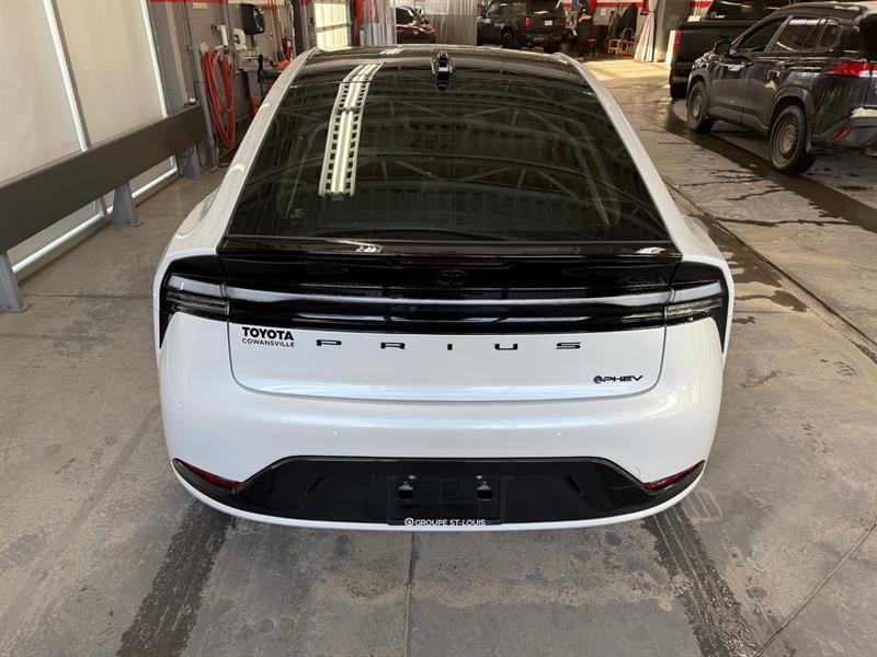 toyota Prius Plug-in Hybrid 2026 - 8