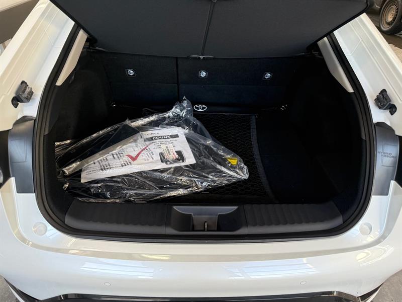 toyota Prius Plug-in Hybrid 2026 - 11