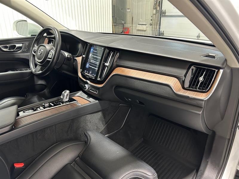 volvo XC60 2019 - 21