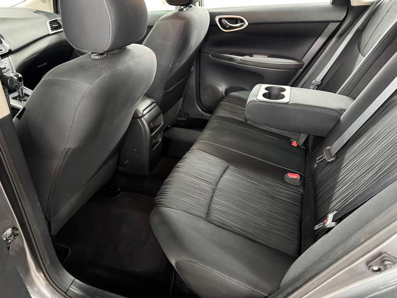 nissan Sentra 2018 - 17