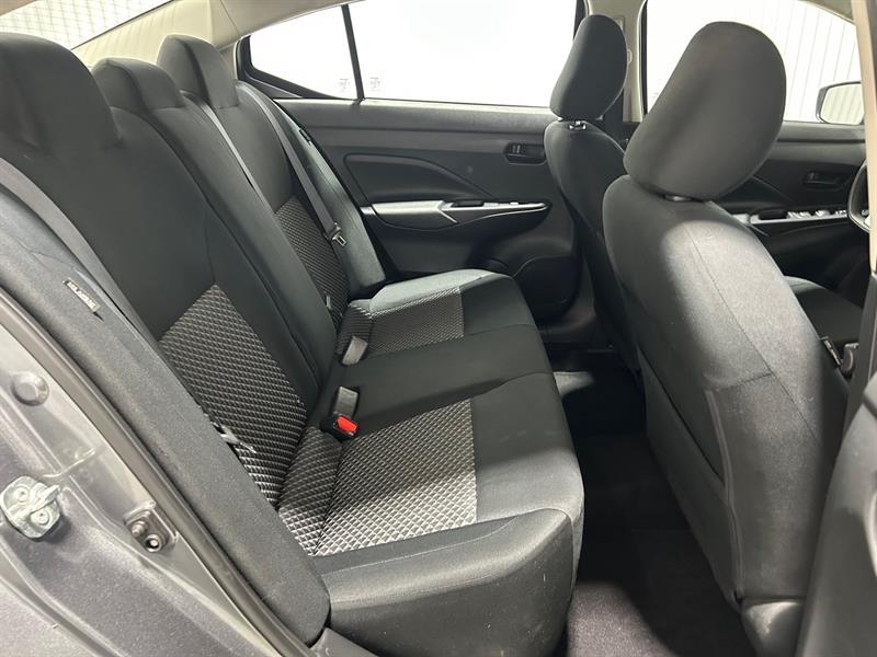 nissan Versa 2021 - 18