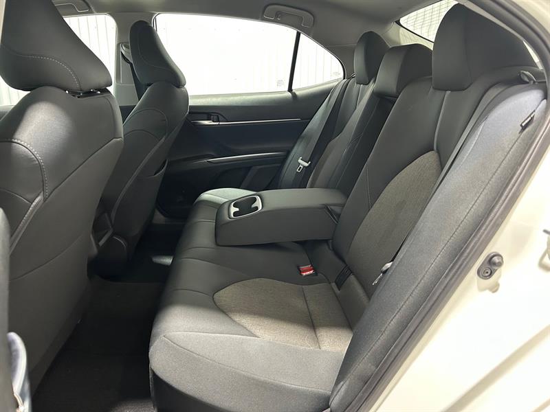toyota Camry 2021 - 16