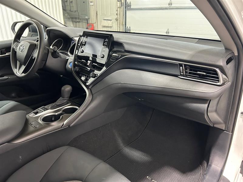 toyota Camry 2021 - 19