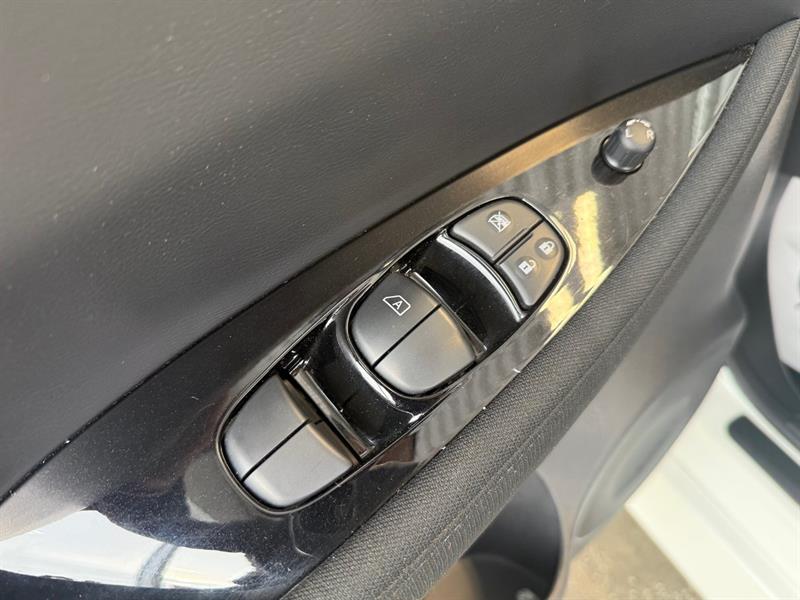 nissan LEAF 2025 - 17
