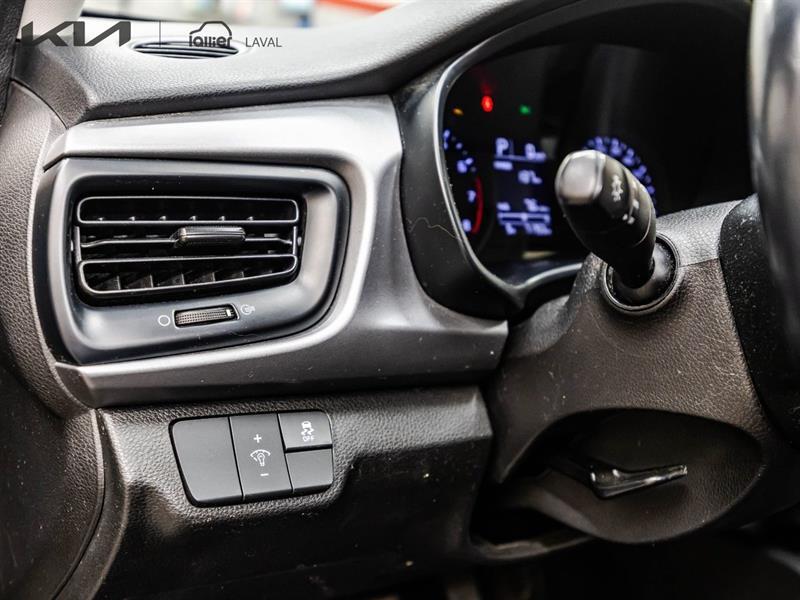 2021 Kia Rio - Image 18