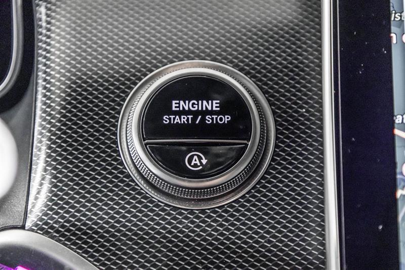 2025 Mercedes-Benz GLC - Image 30