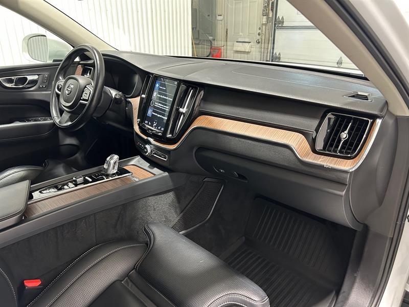 2019 Volvo XC60 - Image 21