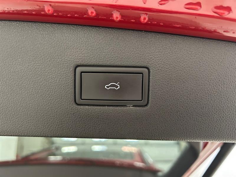 2021 Volkswagen Tiguan - Image 11