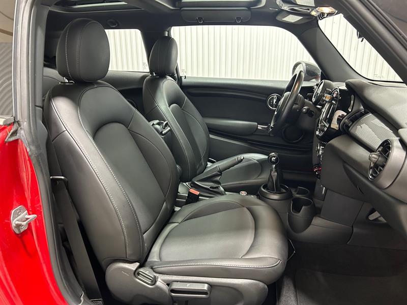 2019 Mini 3 Door - Image 17